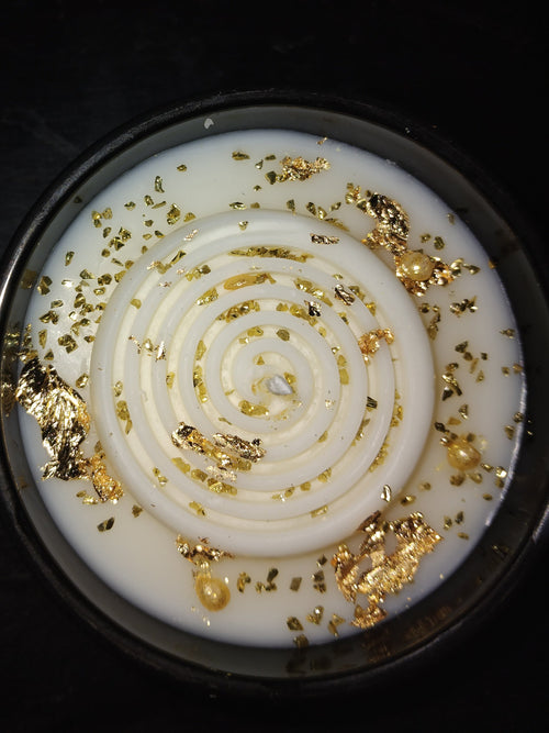 Bougie Lumière – Spirale et éclats dorés